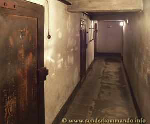 couloir cellules Bunker Block 11 Auschwitz Stammlager